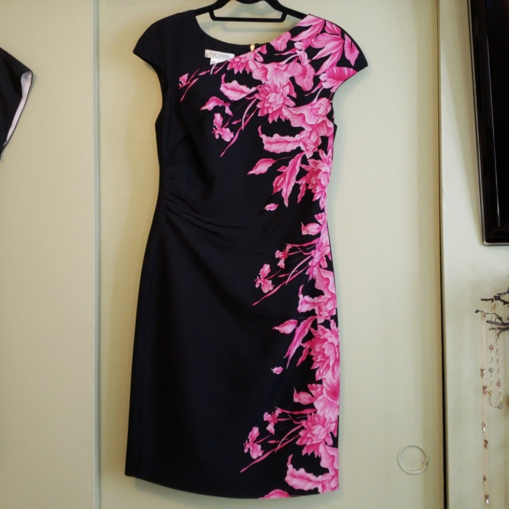 Kay Unger black elegant size 6 with gold zipper
